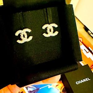 Chanel pearl double C gold earrings